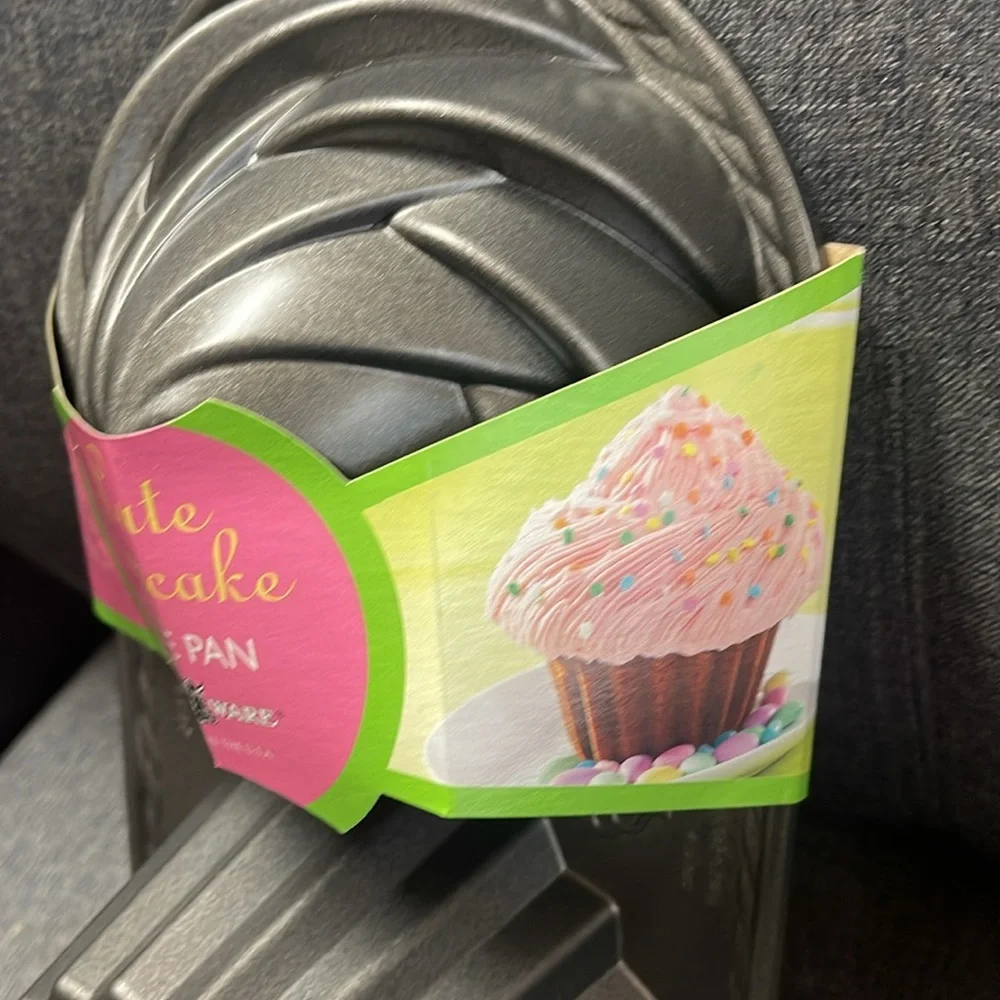 Nordic Ware Cute Cupcake Pan